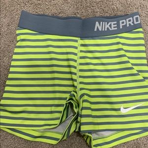 Small Nike pro shorts!